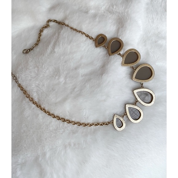 Forever 21 Statement Necklace - Picture 2 of 4